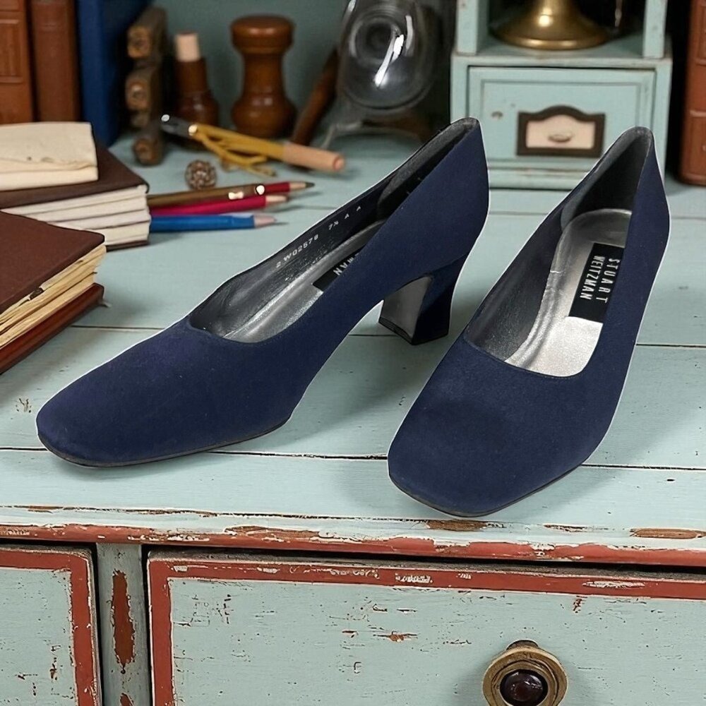 Vintage Stuart Weitzman Navy Blue Low Block Heel Classic Pumps Size‎  7.5 NARROW